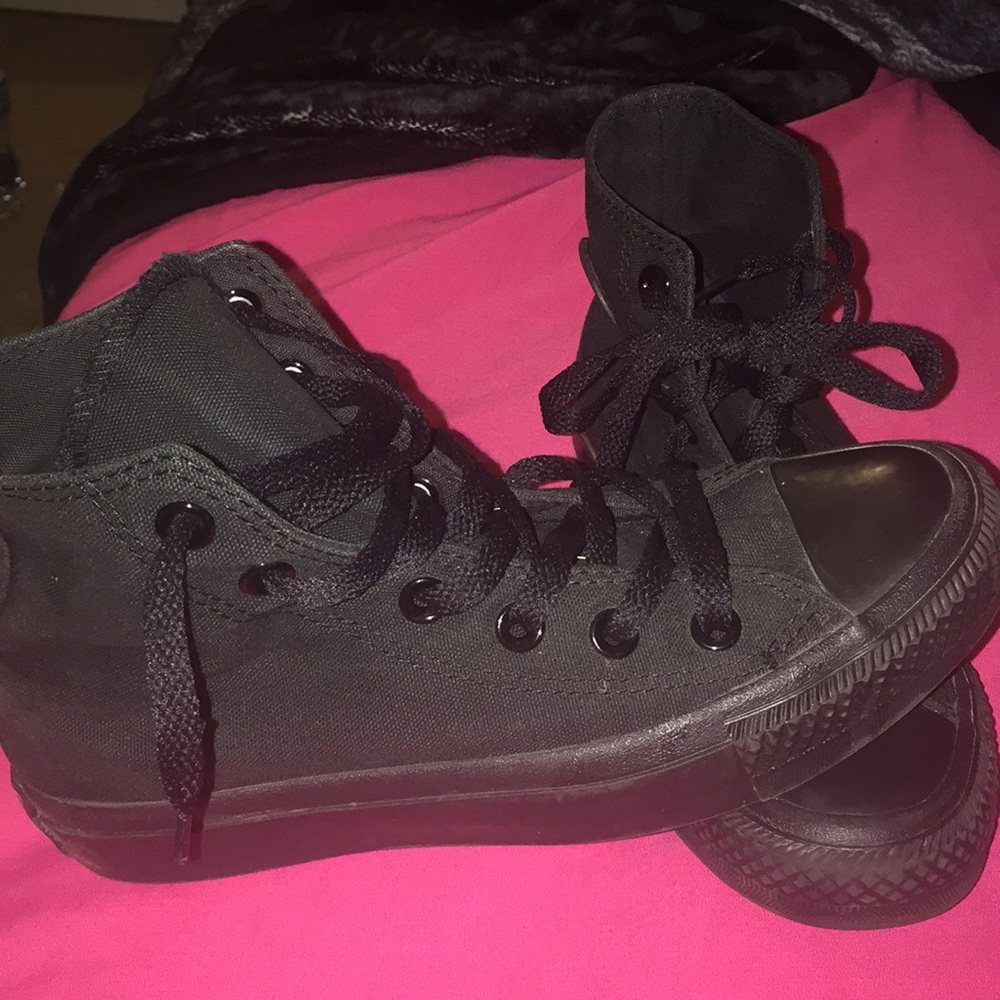 Black high top converse